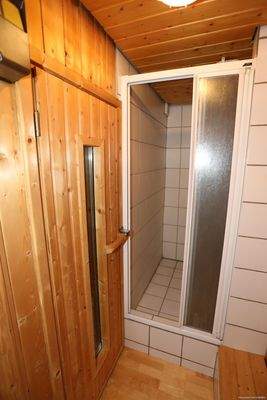 Sauna und Dusche