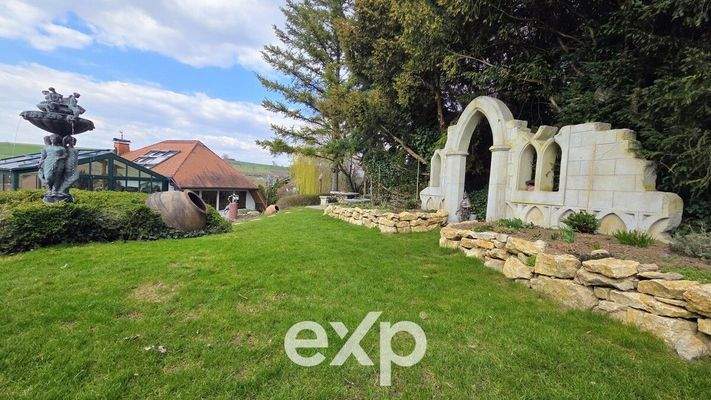 großzügiger Garten