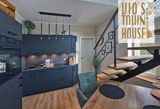 Designer Küche in matt schwarz