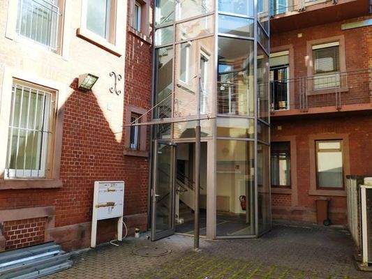 Hintereingang/Personaleingang