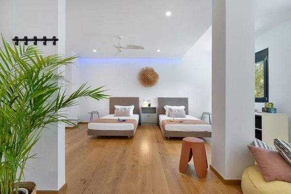 Kreta, Chania: Luxuriöse Villa mit Meerblick und Gästestudio in Agios Matthaios zu verkaufen