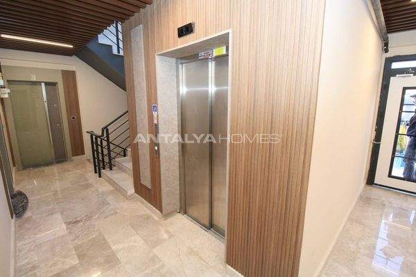 1 and 2-Bedroom Flats in a Complex with Pool in Antalya Lara