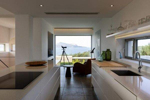 Kreta, Plaka: 2 Luxusvillen mit Tennisplatz, Olivenhain und atemberaubendem Meerblick zu verkaufen