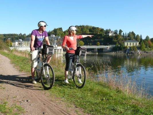 Der Saale-Radweg führt duch Saalburg