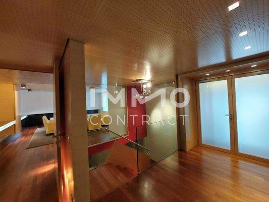 Stiegenaufgang und Wartebereich