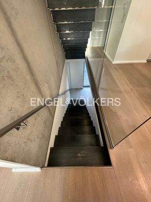 Treppe zum Eingangsbereich