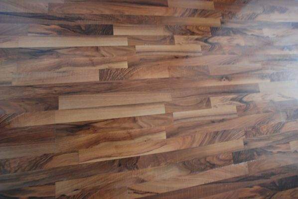 Köhler-Immobilien - Neuer Laminatboden Wohn-Essbereich