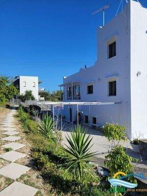 Kreta, Sfakaki: Komplett renovierte freistehende Villa zum Verkauf