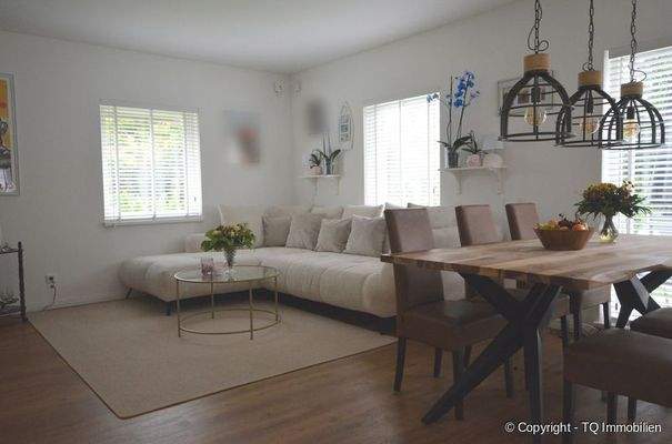 Fernsehbereich und Essbereich