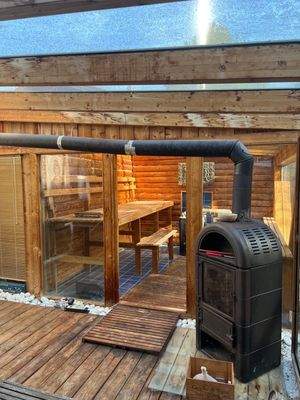 Wellnessbereich mit Jacuzzi