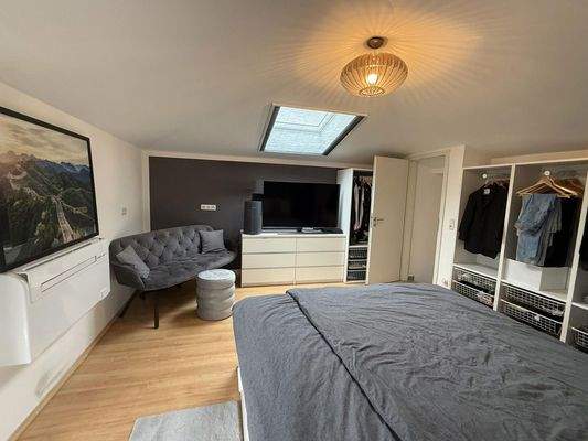 1 OG - Schlafzimmer oben II