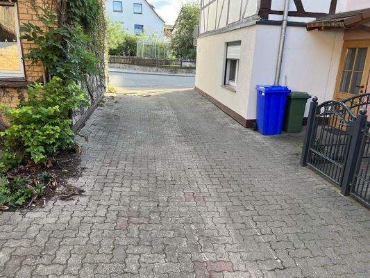 Zufahrt für zwei Anlieger