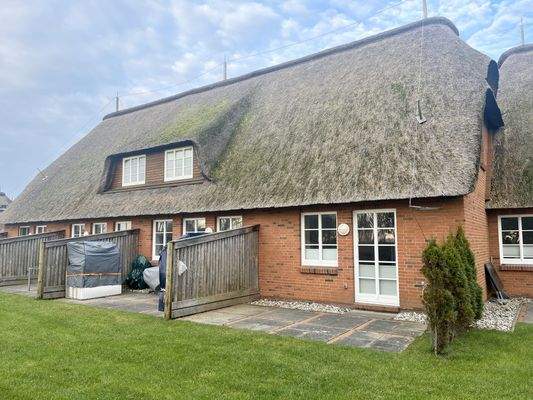 Nordstrand Terrassenseite Außenansicht.jpg