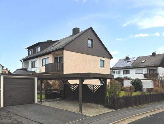 Carport und Garage