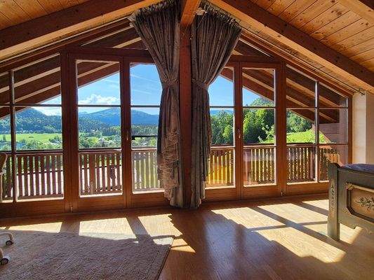 Gästezimmer mit Sichtdachstuhl u. Traumaussicht...