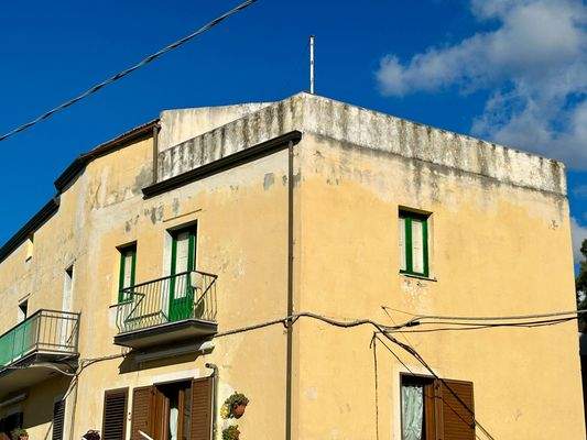 Hausansicht vor Sanierung