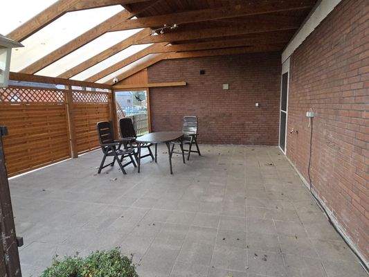 Überdachte Terrasse