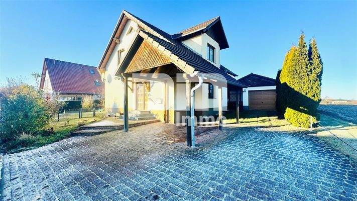 Carport / PKW Stellplätze