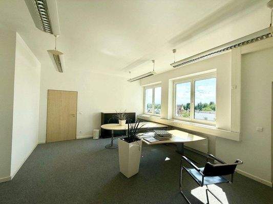 Schöne Aussicht im Homeoffice ähnlich