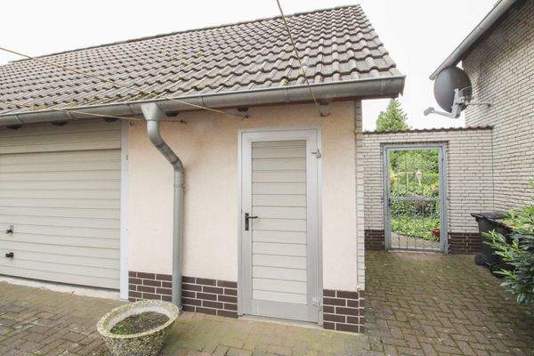 kleine Garage mit Nebenraum