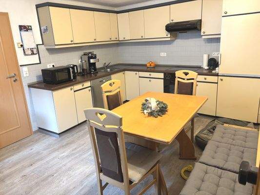 gemütliche Wohnküche im Obergeschoss (Einbauküche ist im Kaufpreis enthalten)