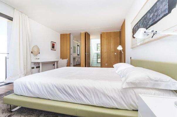 Luxusvilla zum Verkauf in der ersten Linie von Camp de Mar BHHS-BAL-0908