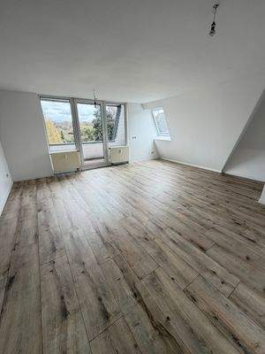 Zimmer mit Loggia1.jpeg