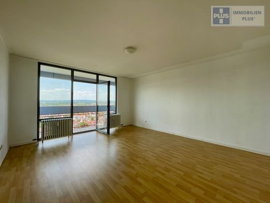Wohn-/ Esszimmer