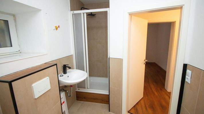 Tageslichtbad mit Dusche