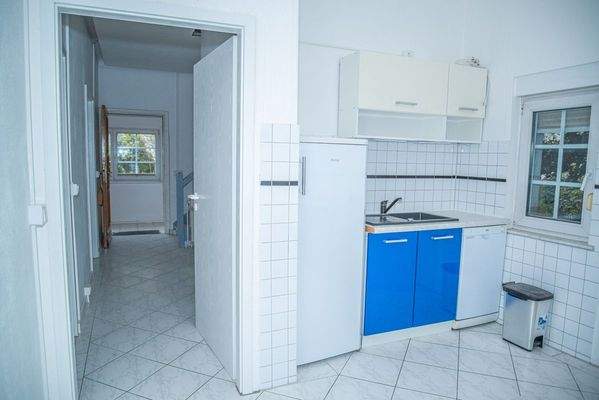 EG  Küche Blick zum Hausflur