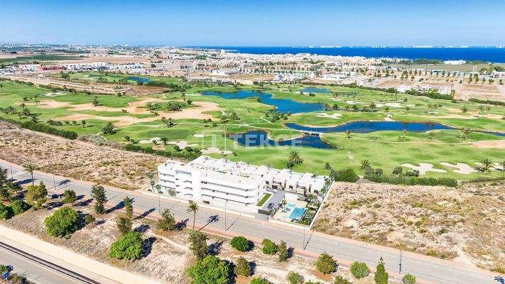 Stylish Seaview Apartments in a Golf Resort in Los Alcázares
