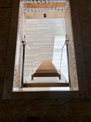 Treppe zum Spitzboden