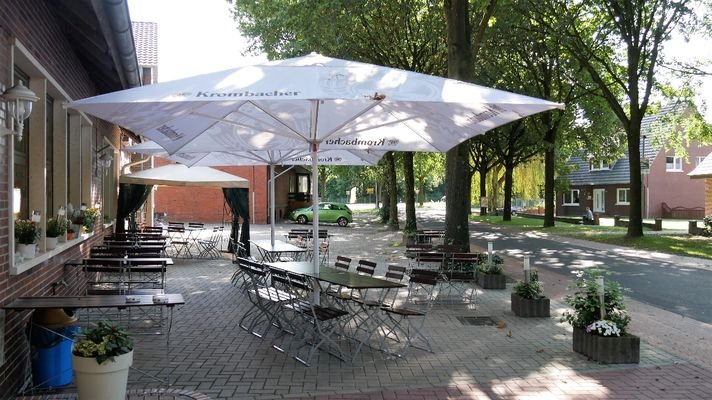 Terrasse vor der Gaststätte