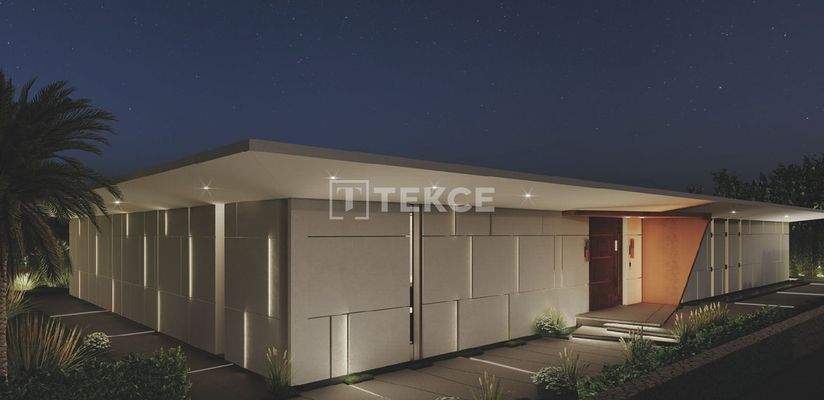 Detached Villa with Pool on a Large Plot in İzmir Urla