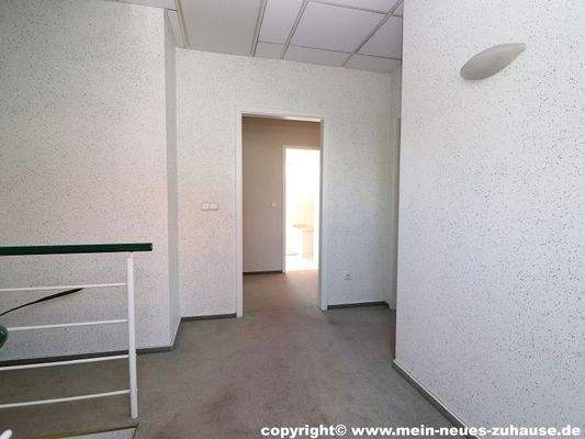 Bild 13 Flur Dachgeschoss Ansicht 2