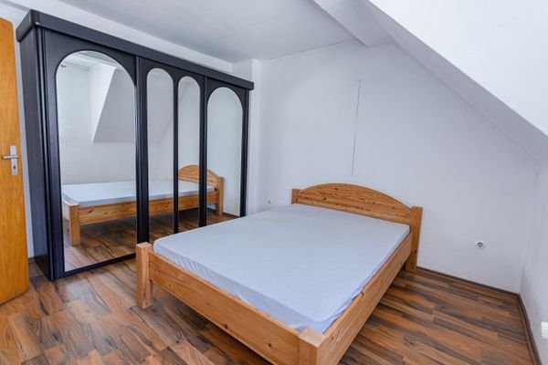 Schlafzimmer DG