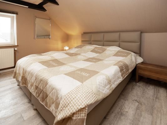Schlafzimmer I (DG)