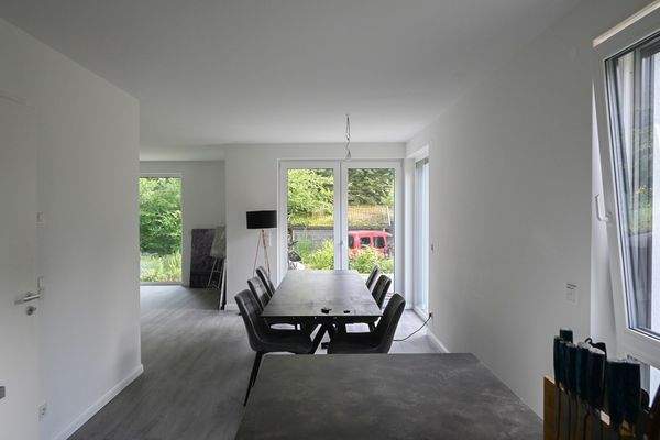 Essbereich mit offener Küche.jpg