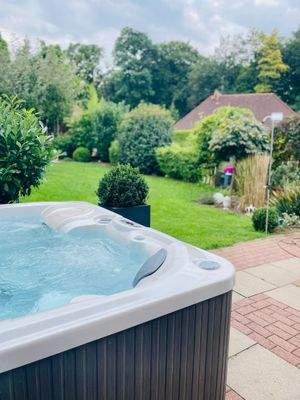 Hotspring Whirlpool für 5 Personen