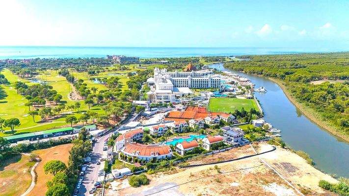 4-Bedroom Villa Near Golf Courses in Antalya Kadriye