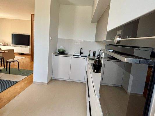 halb offen zum Ess-Wohnbereich