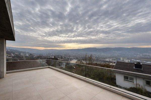 Balkon mit Blick auf den Neckar 