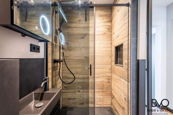 Regendusche & Abstellfläche