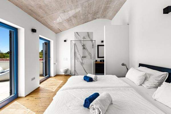 Schlafzimmer OG links