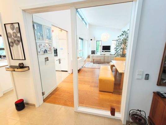 Flur - Zugang zum Ess- und Wohnbereich