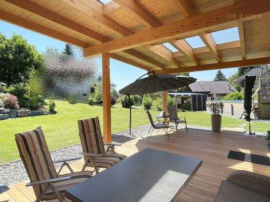 Überdachte Terrasse