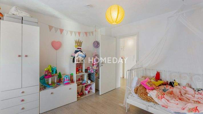 1. OG Kinderzimmer 1 2