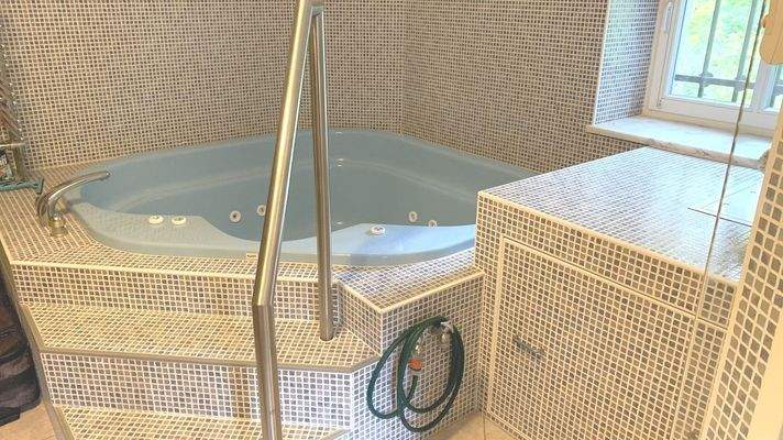 KG-Whirlpool Saunabreich