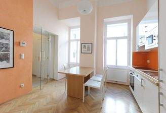 Wohnbereich mit Küche / living room with kitchen