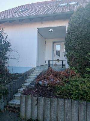 Treppenzugang zum Eingang